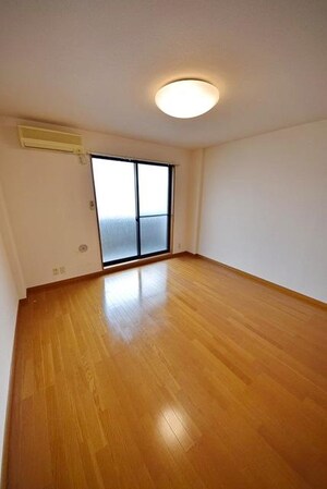 アンプルール フェール ブゥルジョンの物件内観写真